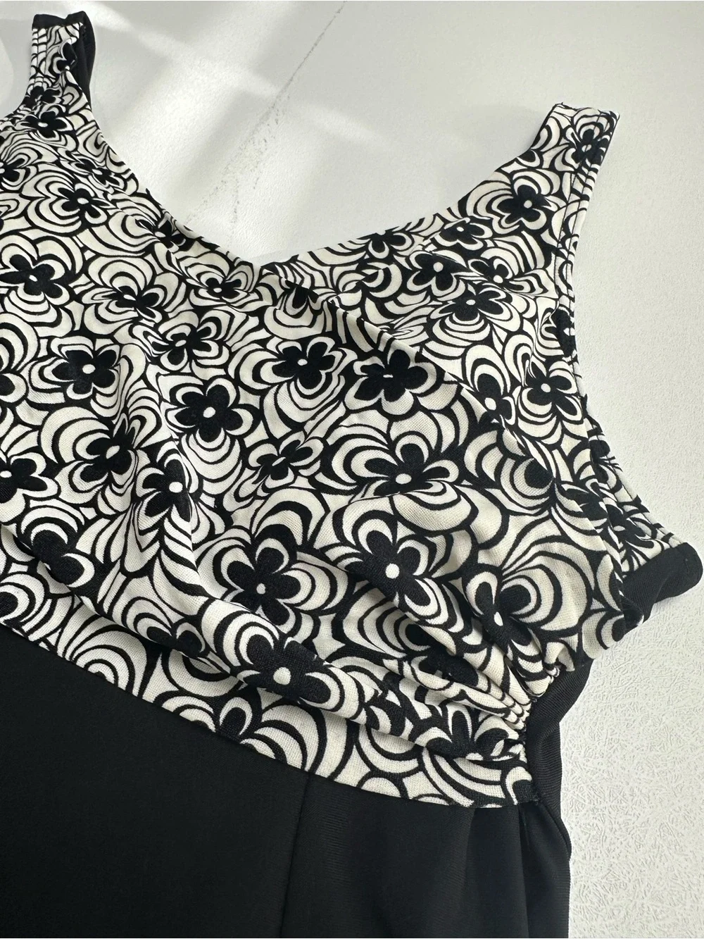 It figures women’s 14‎ one piece, swimsuit, black/white floral top ,black skirt